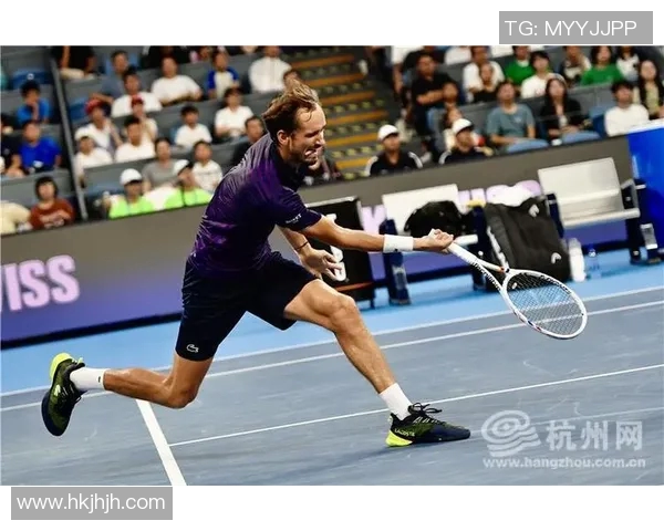 杭州网球队耐力争议引发热议球员训练与比赛表现的深度探讨